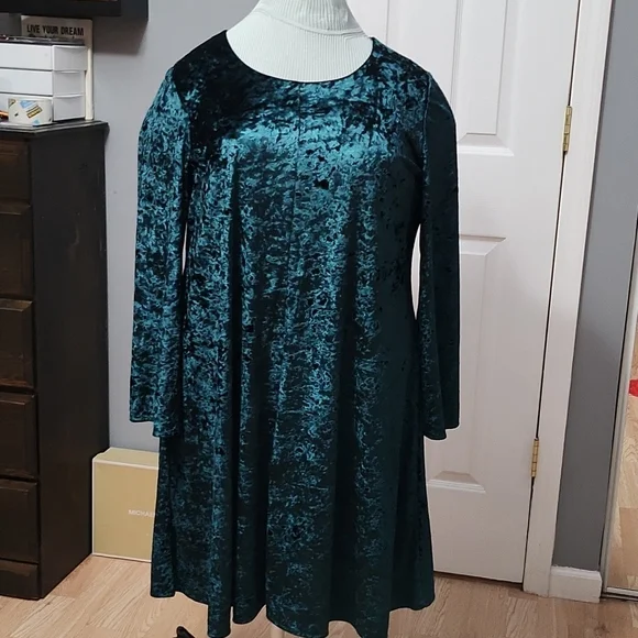 Context Dresses Context Exclusively At Lord And Taylor Velvet